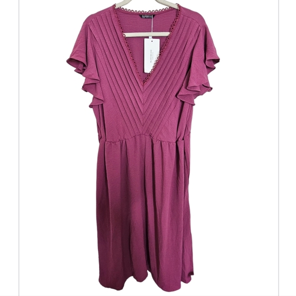 BloomChic Dresses & Skirts - 5/25 ❤️ Bloomchic Plus Size Flutter Sleeve Midi Dress